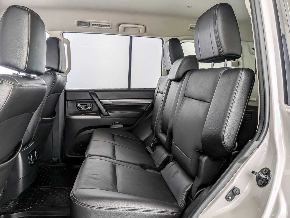 Mitsubishi Pajero б/у, 2019, Автоматическая. Фото: #11