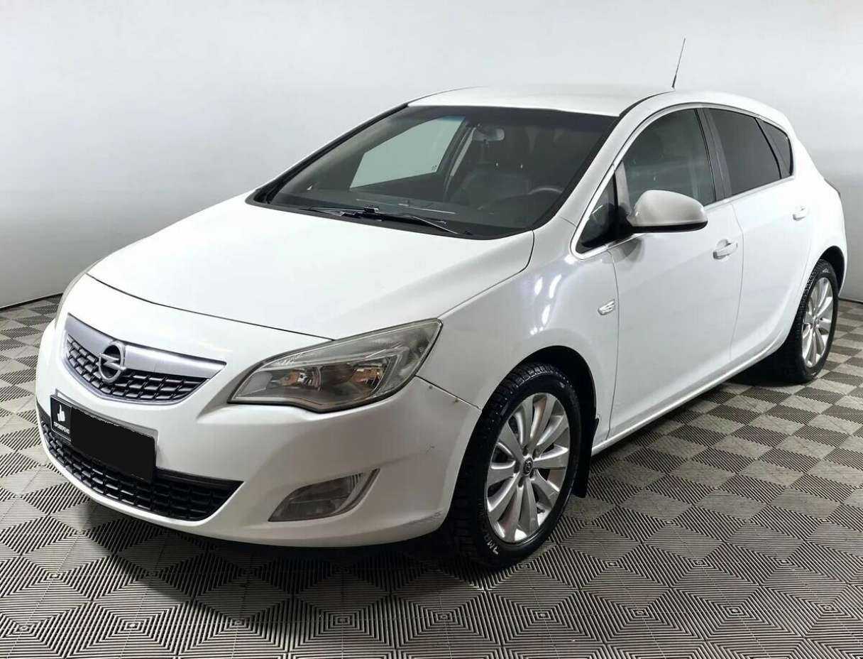 Opel Astra б/у, 2012, Механическая. Фото: #0