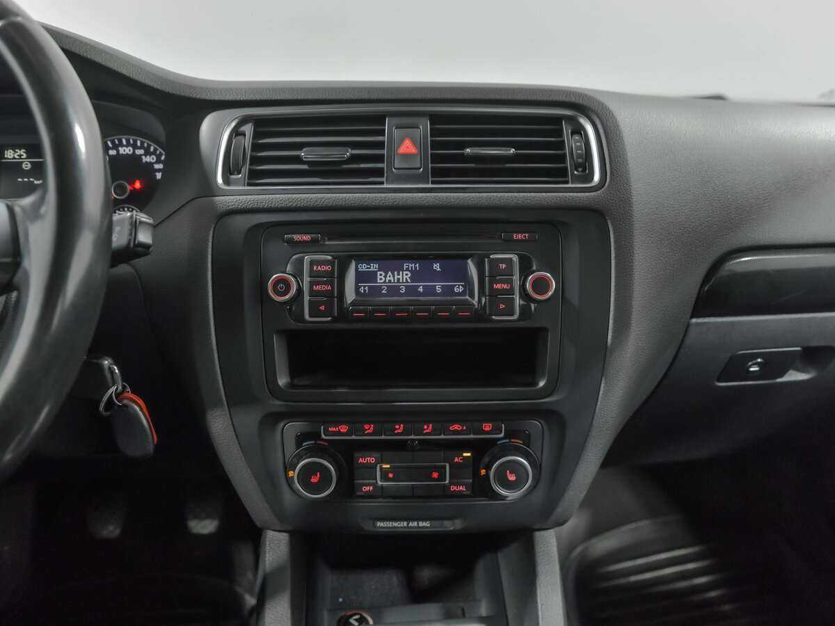 Volkswagen Jetta б/у, 2012, Механическая. Фото: #8