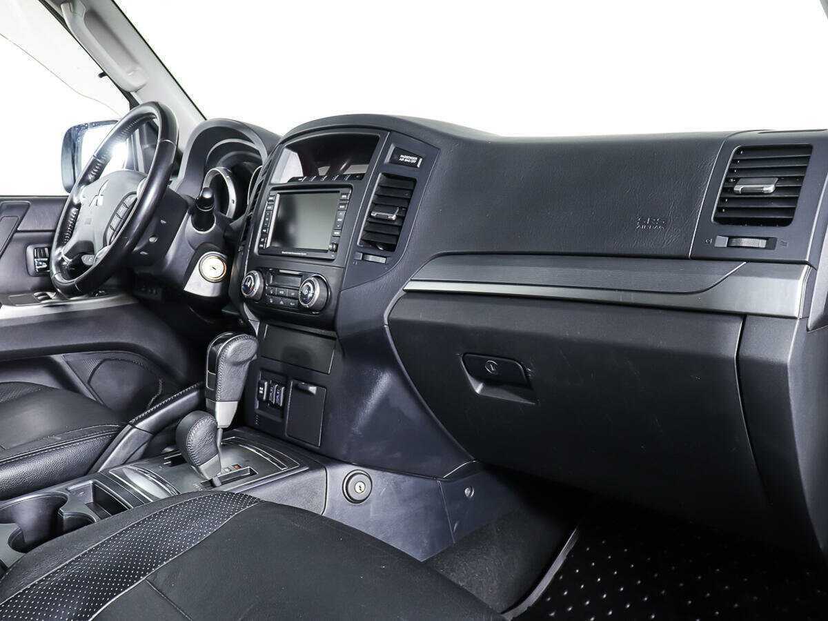 Mitsubishi Pajero б/у, 2012, Автоматическая. Фото: #7