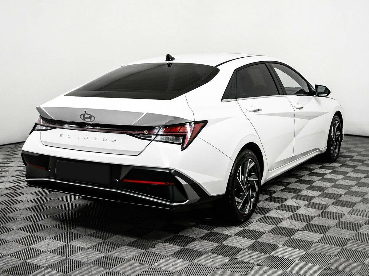 Hyundai Elantra б/у, 2023, Вариатор. Фото: #4