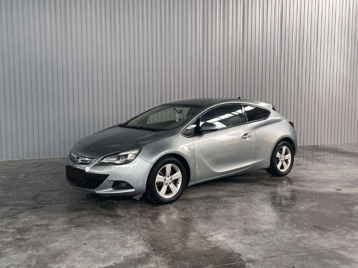 Opel Astra б/у, 2012, Механическая. Фото: #0