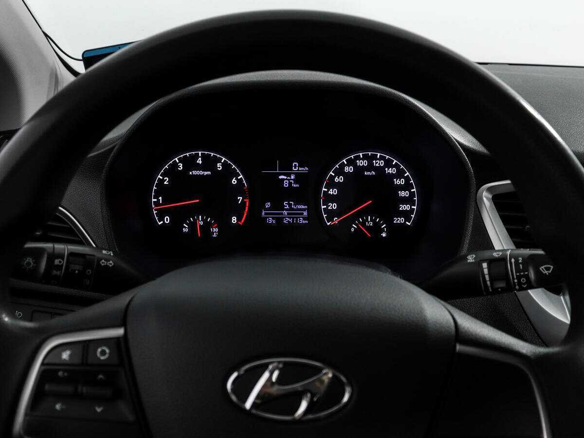 Hyundai Solaris б/у, 2018, Механическая. Фото: #16