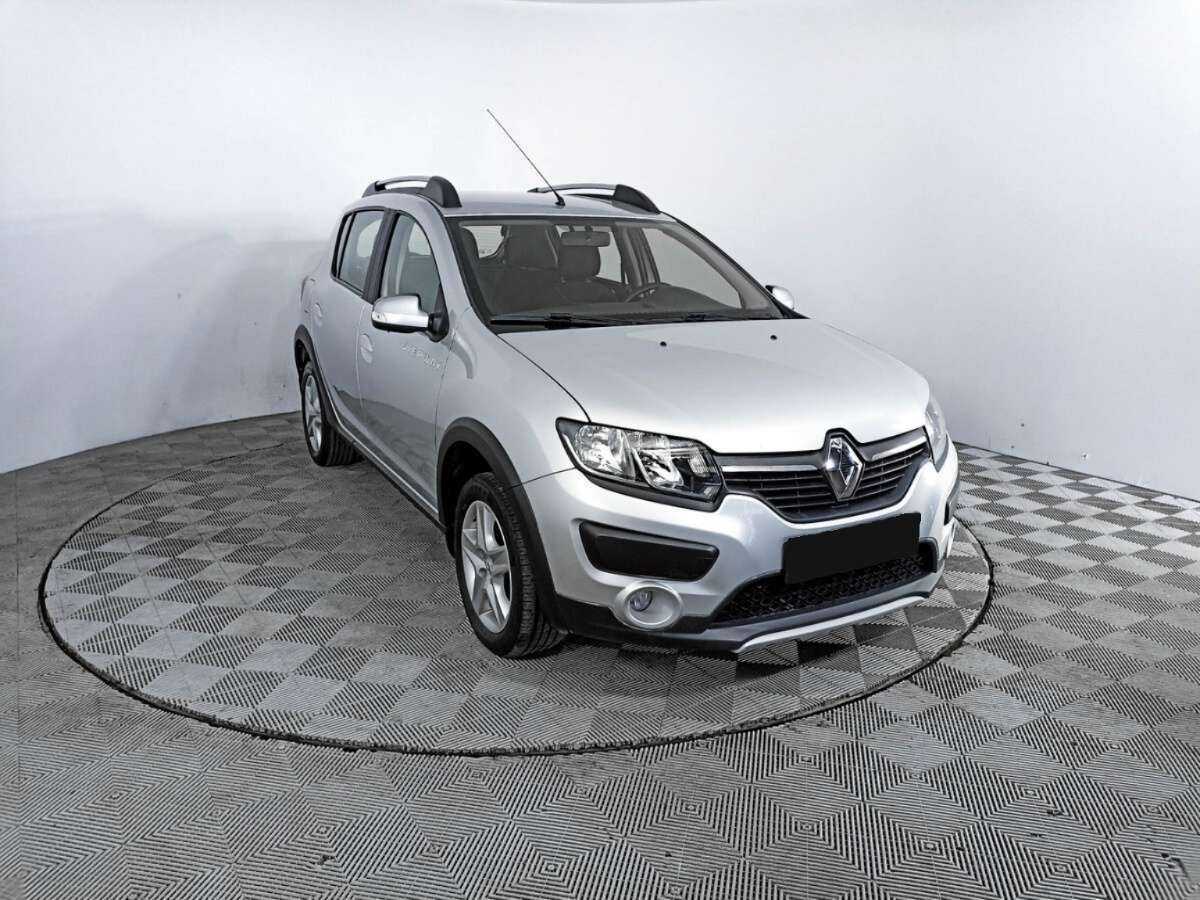 Renault Sandero б/у, 2017, Автоматическая. Фото: #2