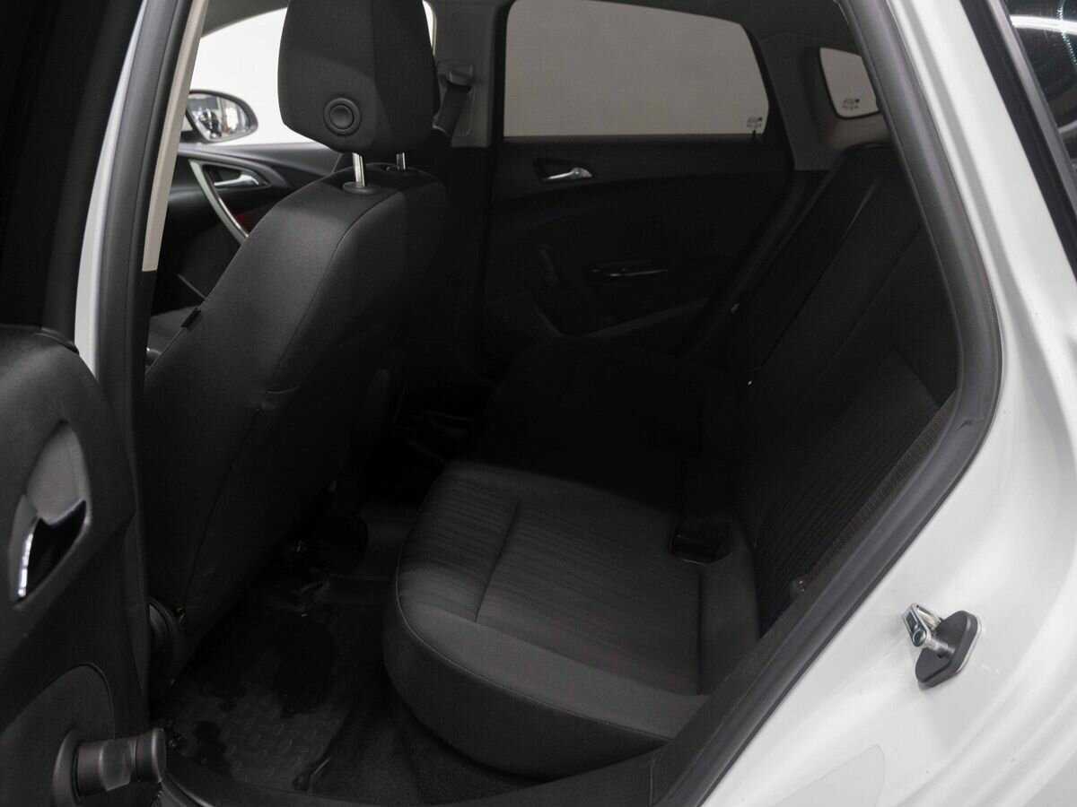 Opel Astra б/у, 2013, Механическая. Фото: #8