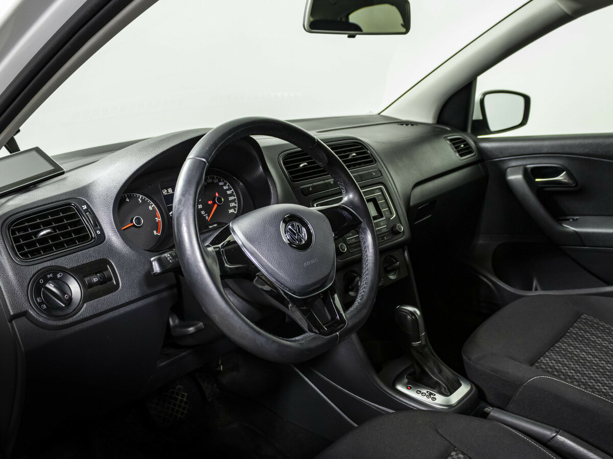 Volkswagen Polo б/у, 2016, Автоматическая. Фото: #8