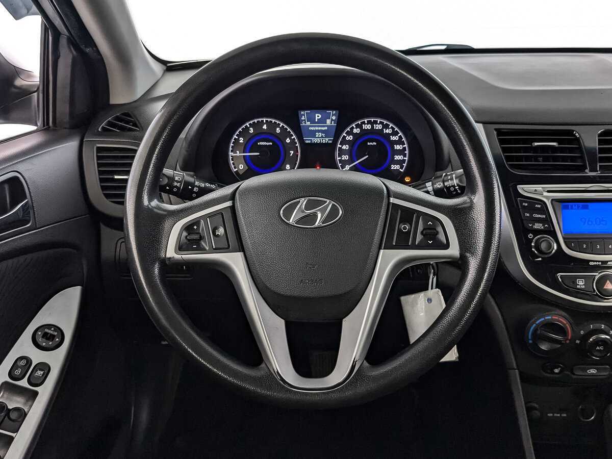 Hyundai Solaris б/у, 2012, Автоматическая. Фото: #17