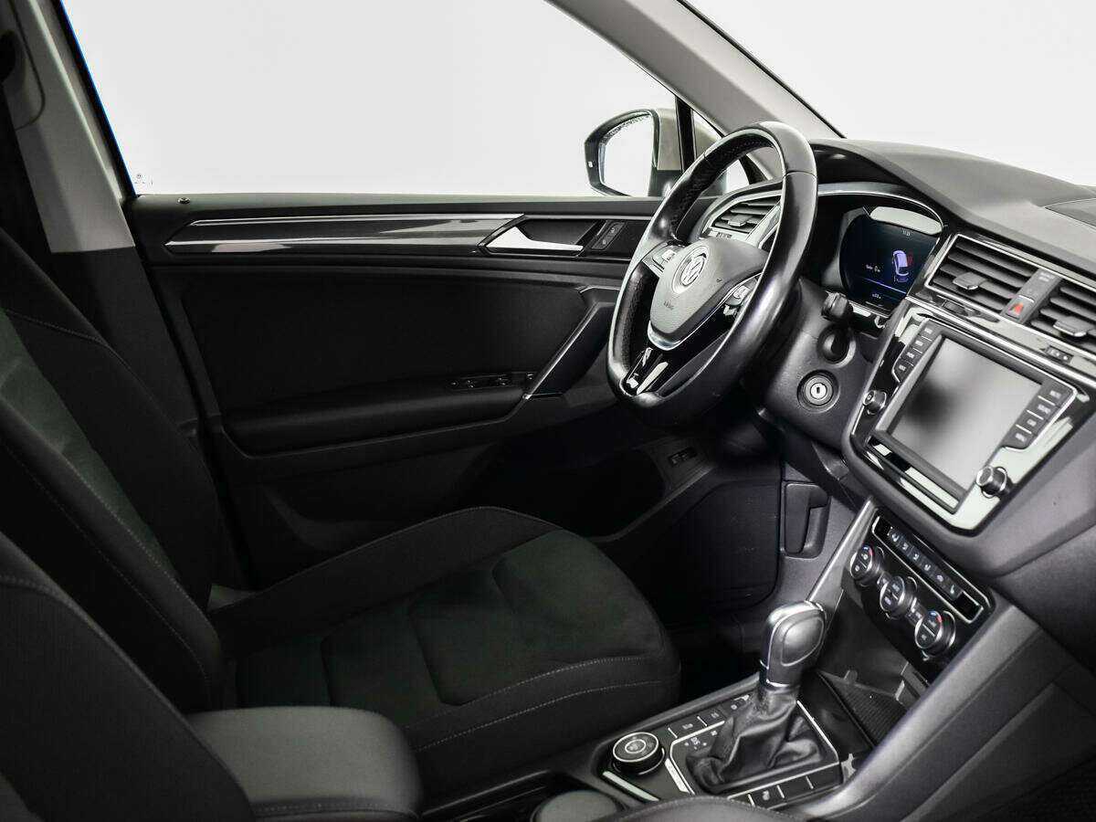 Volkswagen Tiguan б/у, 2017, Роботизированная. Фото: #4
