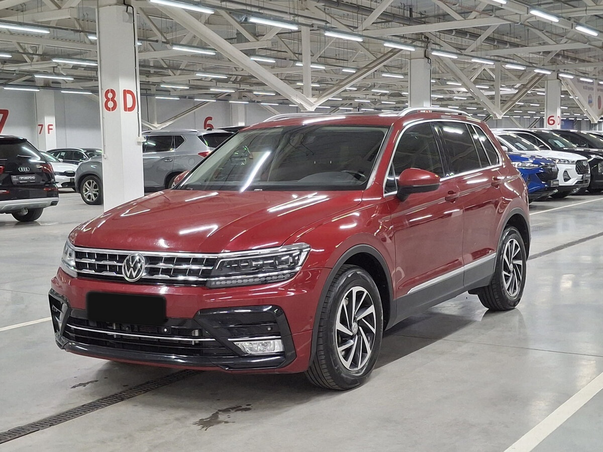 Volkswagen Tiguan б/у, 2018, Роботизированная. Посмотреть фото