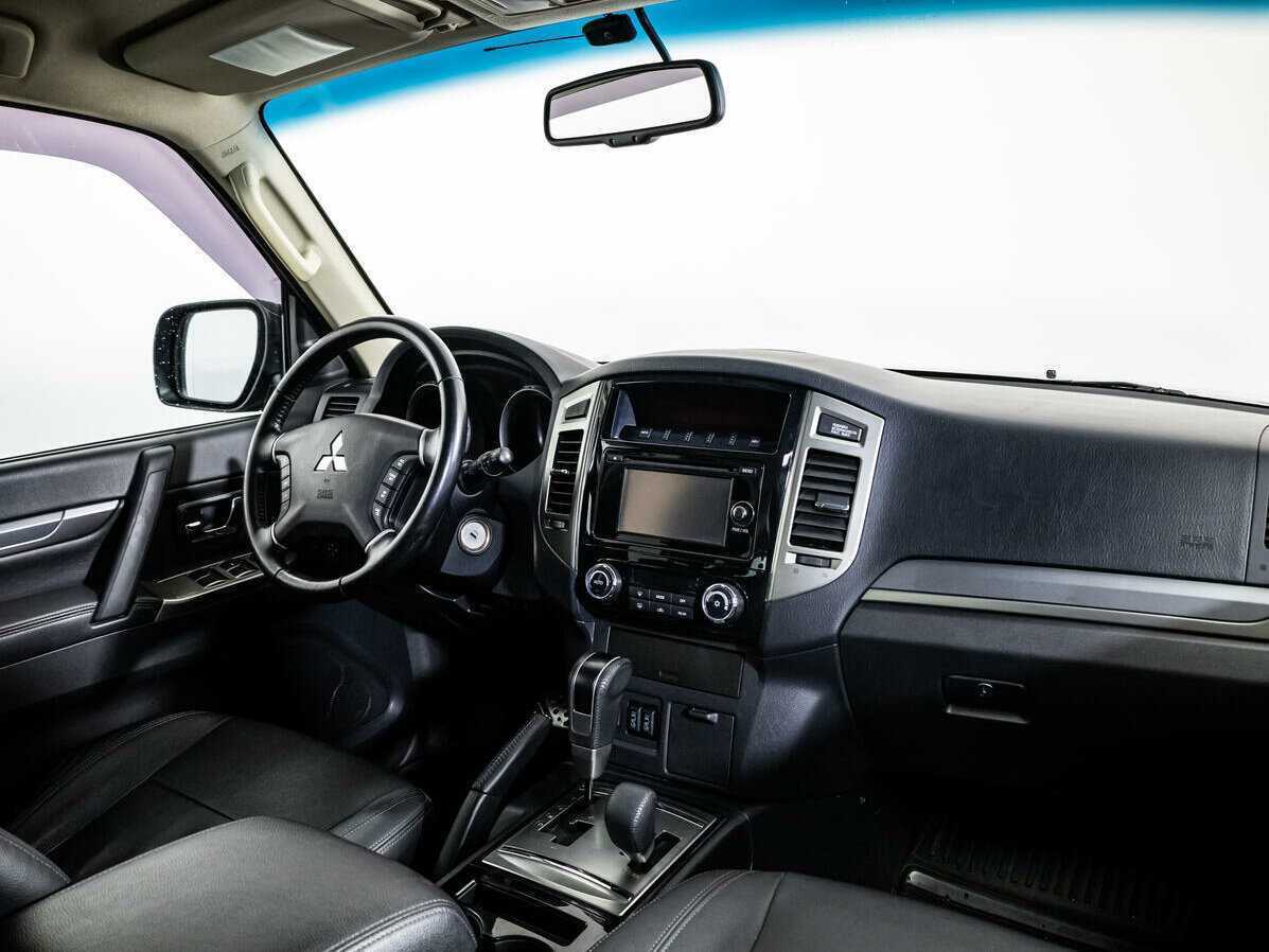 Mitsubishi Pajero б/у, 2018, Автоматическая. Фото: #6