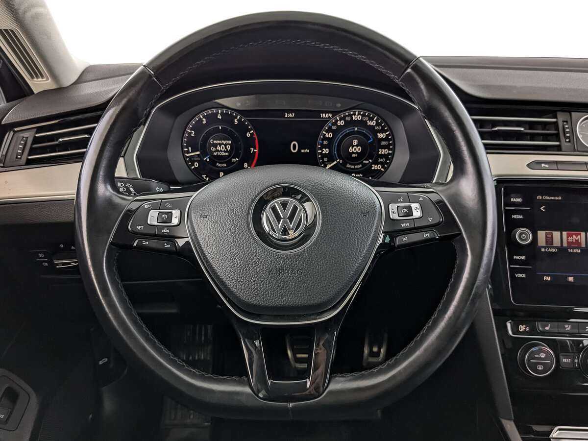 Volkswagen Passat б/у, 2019, Роботизированная. Фото: #17