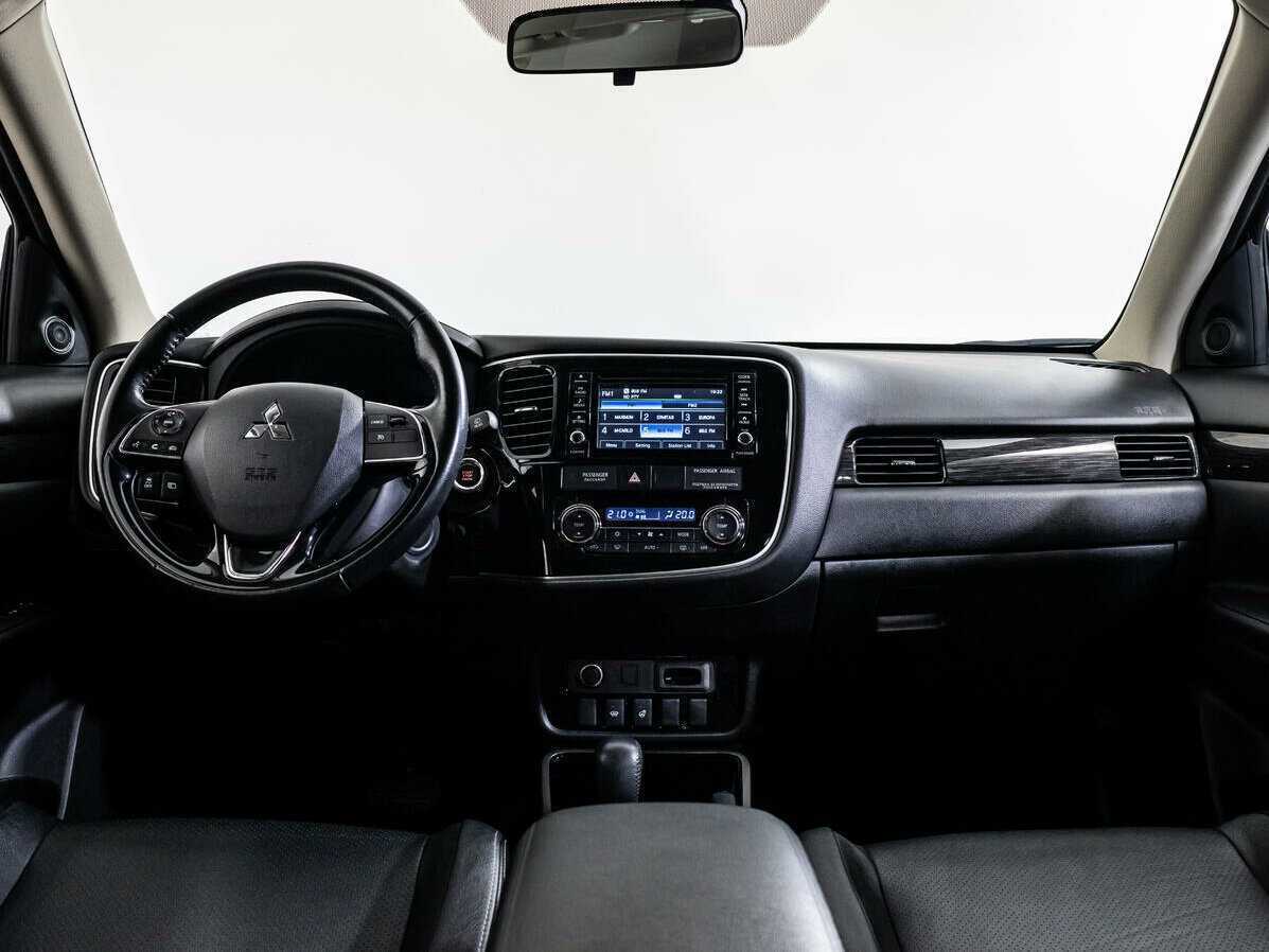 Mitsubishi Outlander б/у, 2017, Вариатор. Фото: #9