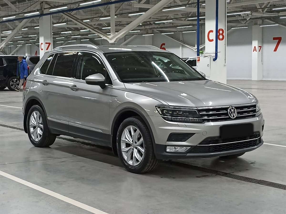 Volkswagen Tiguan б/у, 2017, Роботизированная. Фото: #2