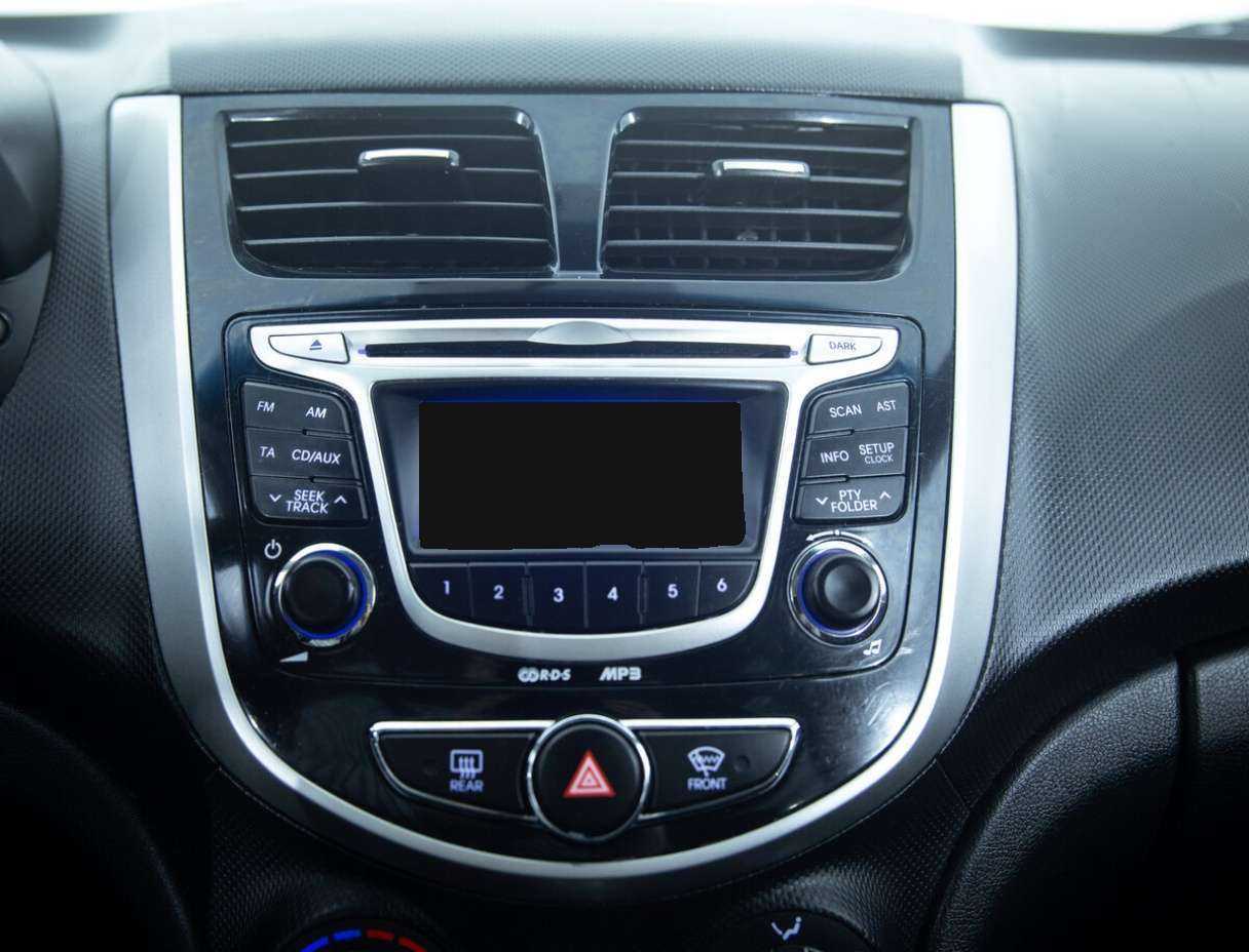 Hyundai Solaris б/у, 2013, Автоматическая. Фото: #14