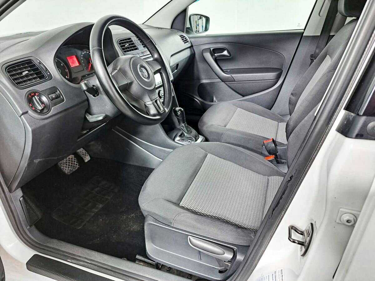 Volkswagen Polo б/у, 2012, Автоматическая. Фото: #12