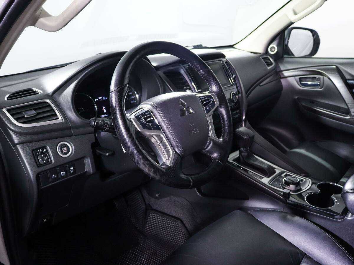 Mitsubishi Pajero Sport б/у, 2018, Автоматическая. Фото: #11
