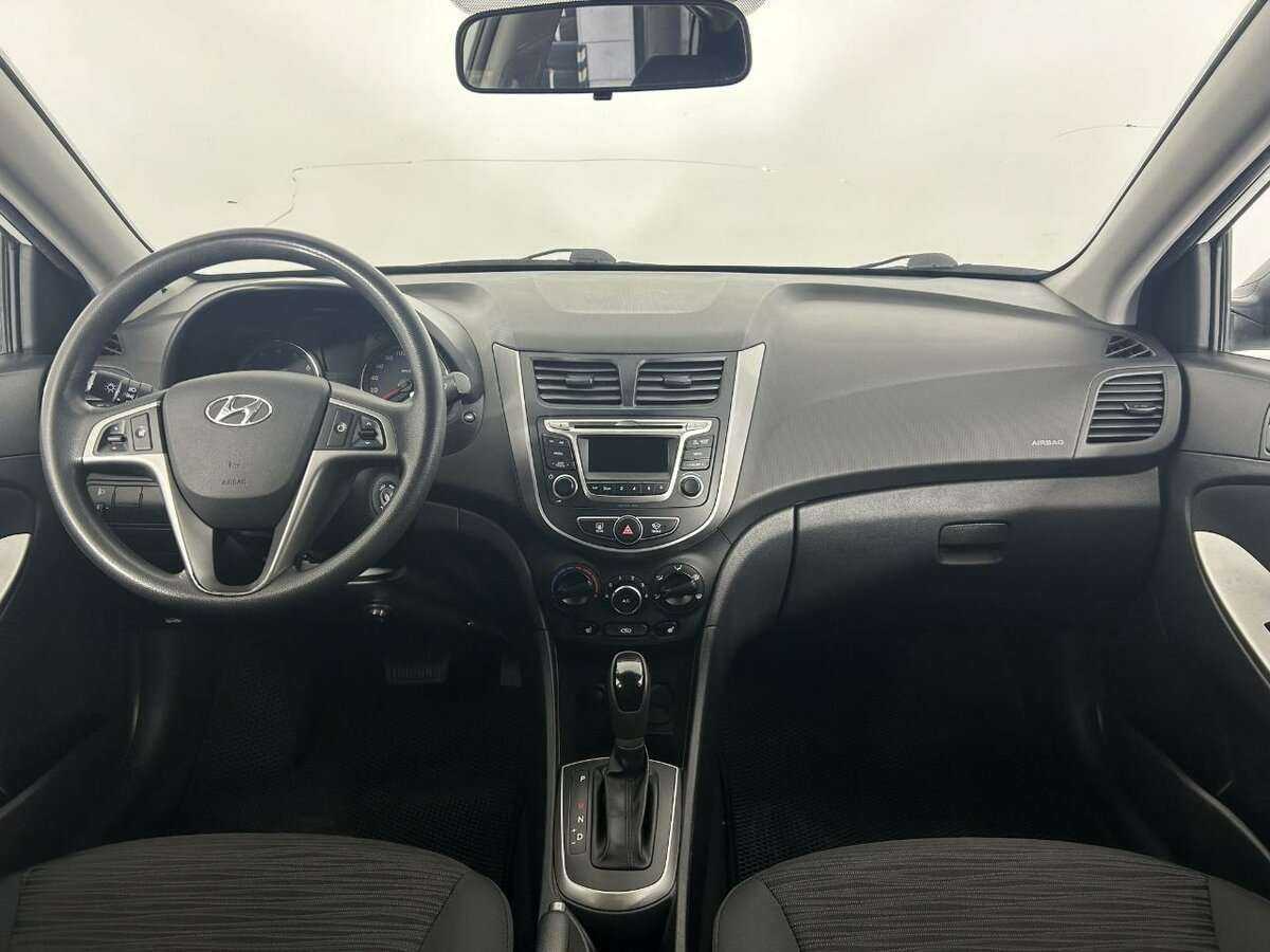 Hyundai Solaris б/у, 2015, Автоматическая. Фото: #6