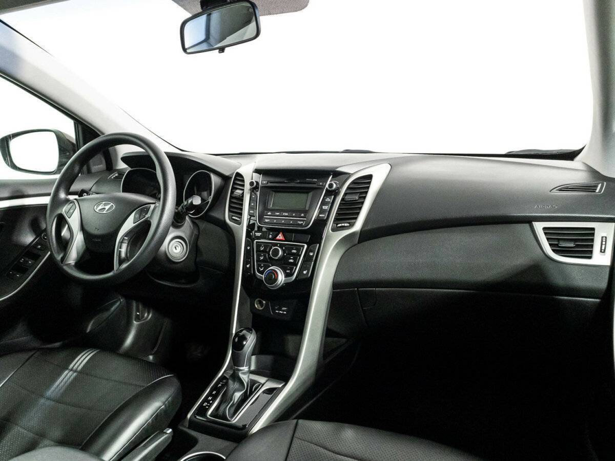 Hyundai i30 б/у, 2016, Автоматическая. Фото: #8