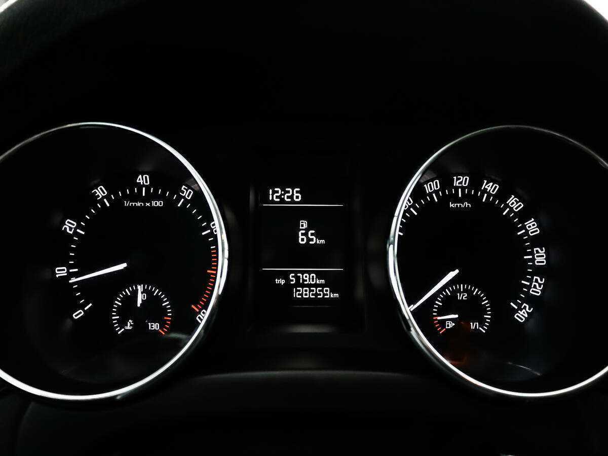 Skoda Yeti б/у, 2012, Механическая. Фото: #10