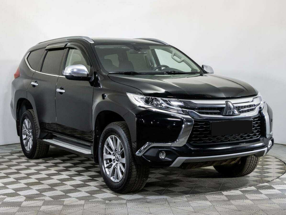 Mitsubishi Pajero Sport б/у, 2017, Автоматическая. Фото: #2