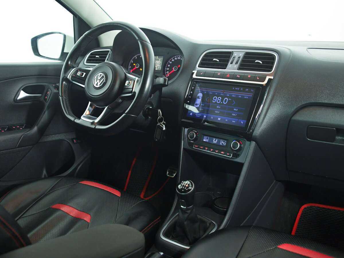 Volkswagen Polo б/у, 2018, Механическая. Фото: #9