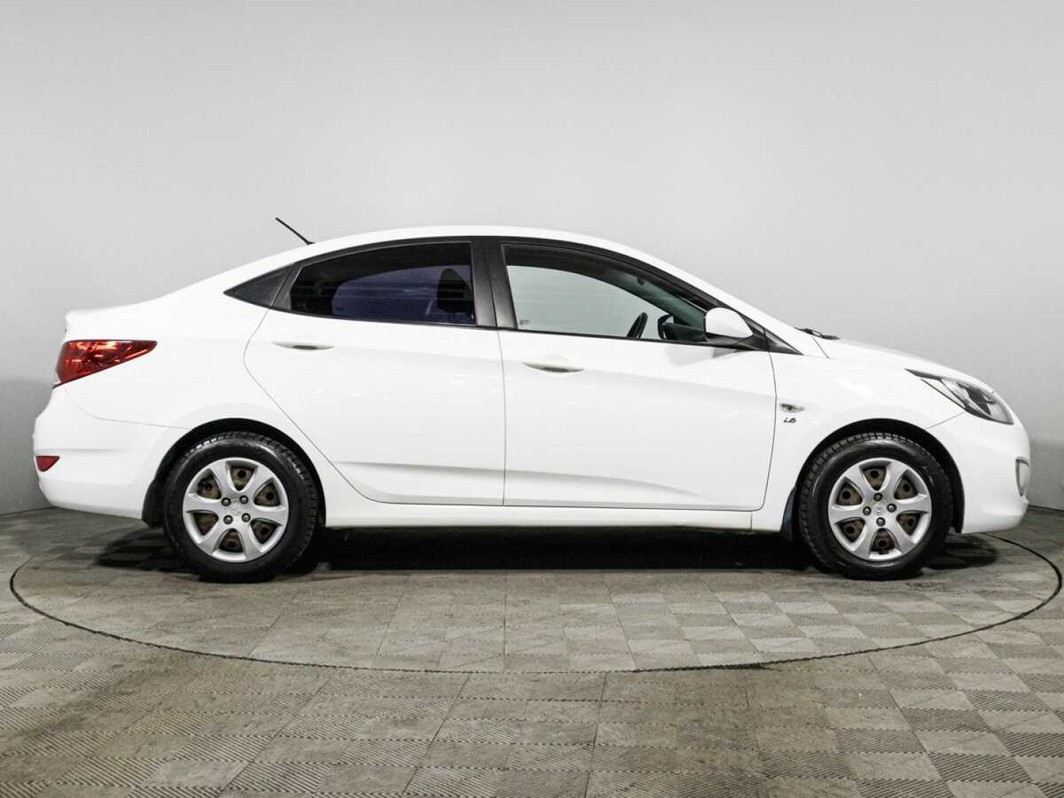 Hyundai Solaris б/у, 2013, Механическая. Фото: #3