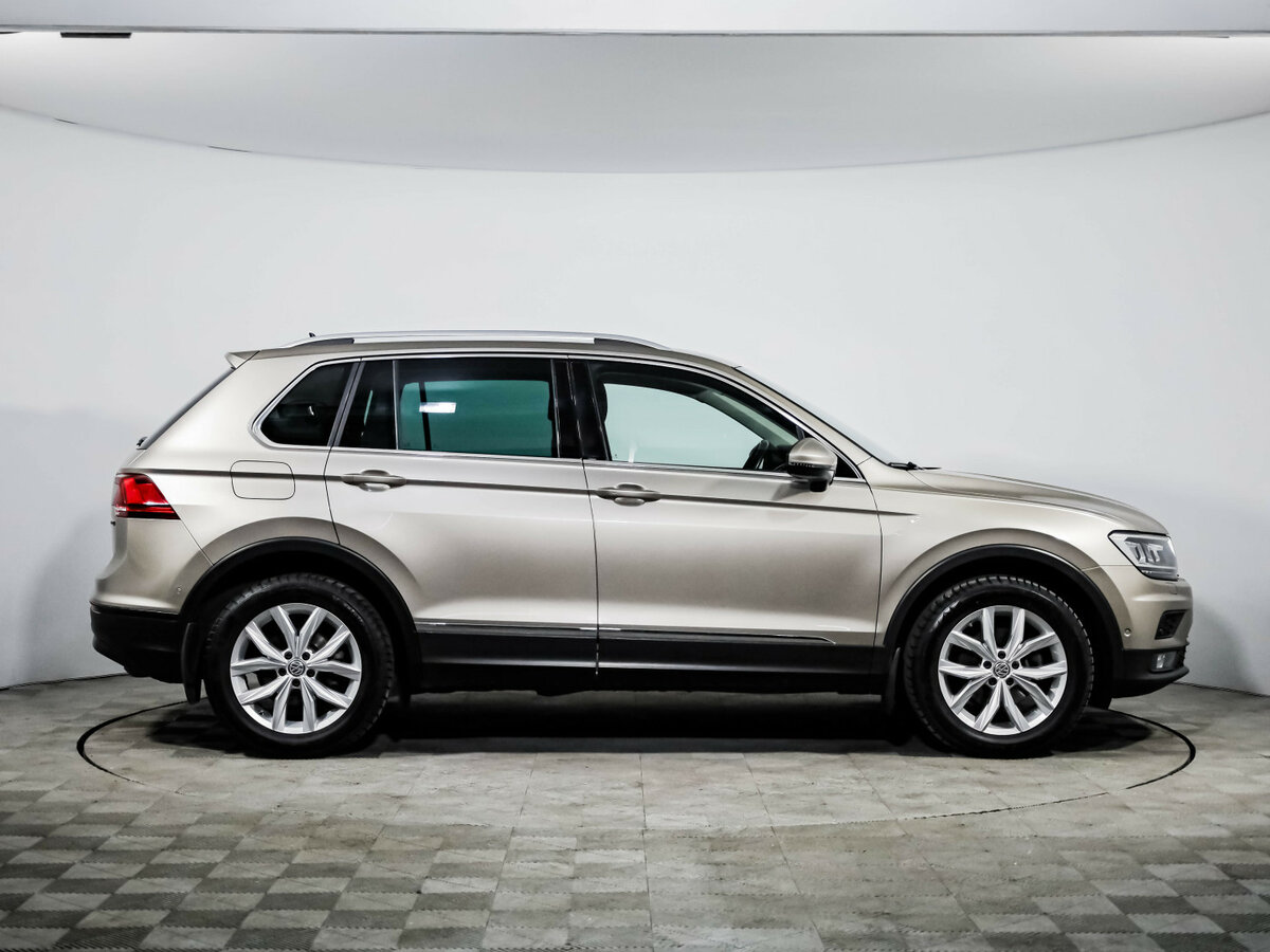 Volkswagen Tiguan б/у, 2020, Роботизированная. Фото: #3