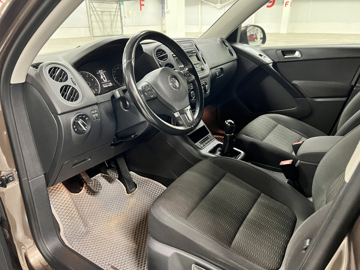 Volkswagen Tiguan б/у, 2014, Механическая. Фото: #15