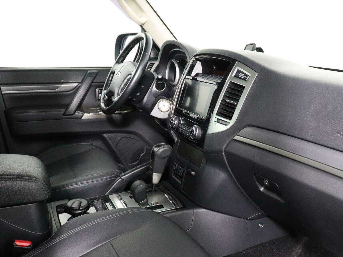 Mitsubishi Pajero б/у, 2018, Автоматическая. Фото: #6