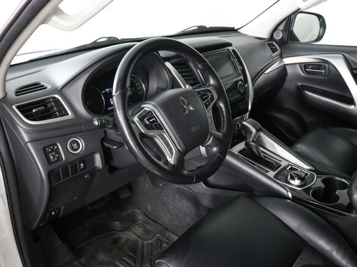 Mitsubishi Pajero Sport б/у, 2018, Автоматическая. Фото: #8