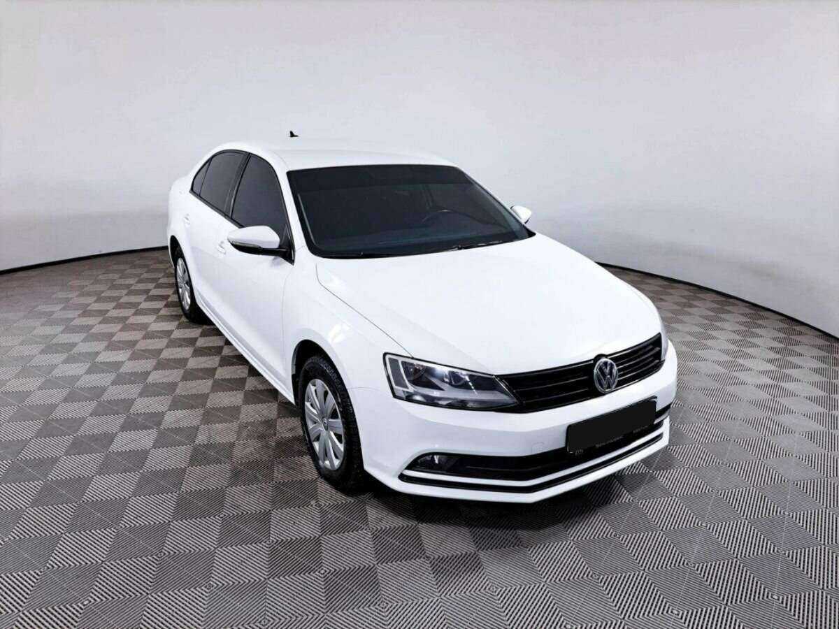 Volkswagen Jetta б/у, 2016, Роботизированная. Фото: #2