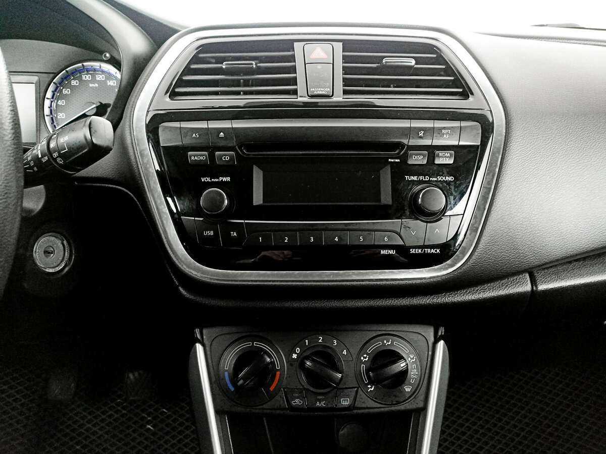 Suzuki SX4 б/у, 2016, Механическая. Фото: #12