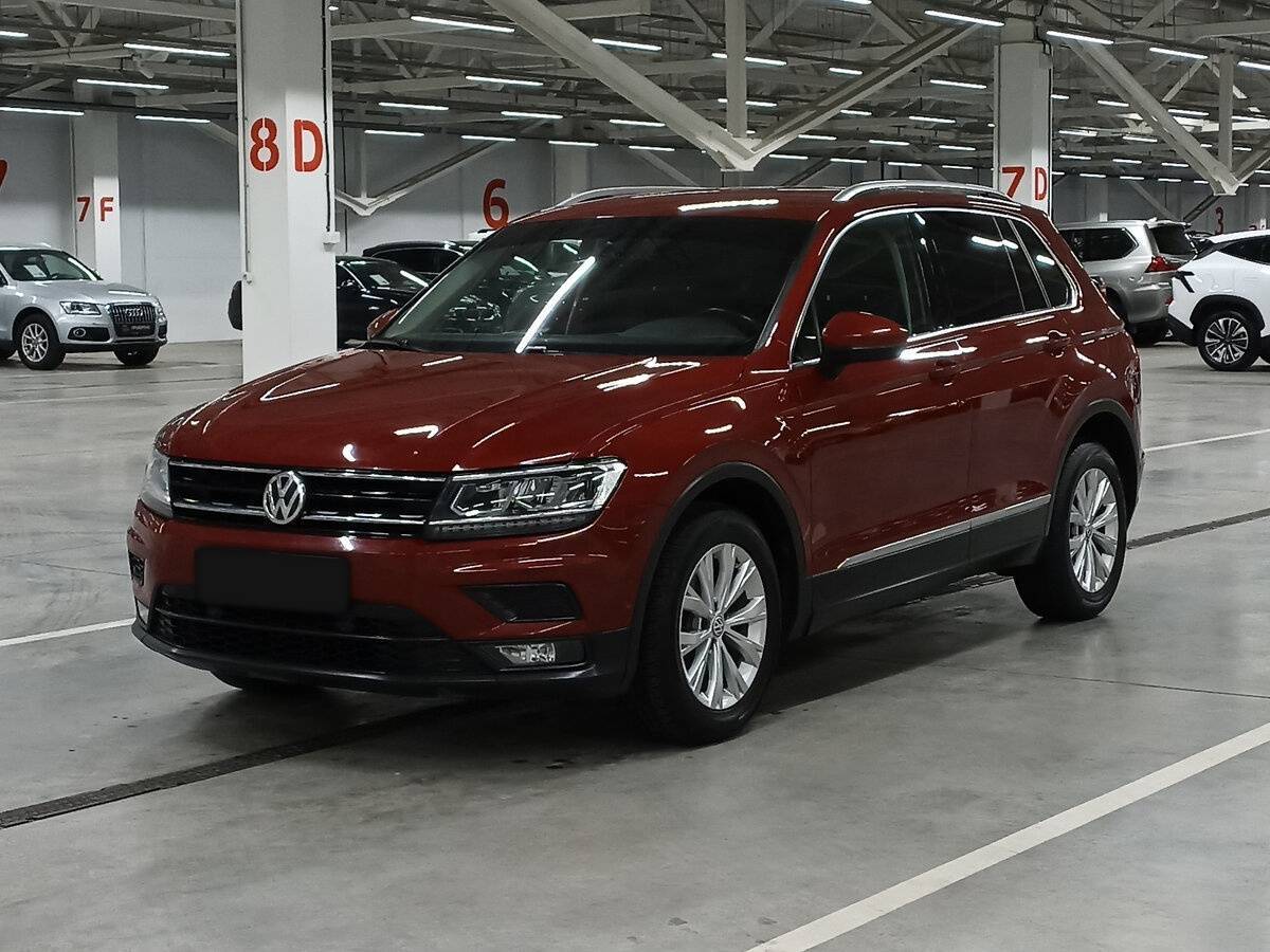 Volkswagen Tiguan б/у, 2018, Роботизированная. Посмотреть фото