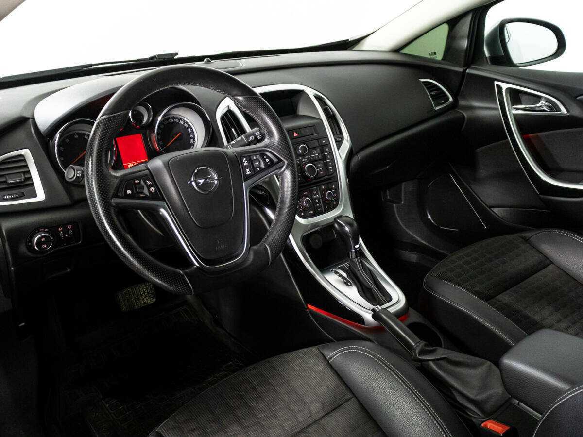 Opel Astra б/у, 2013, Автоматическая. Фото: #10