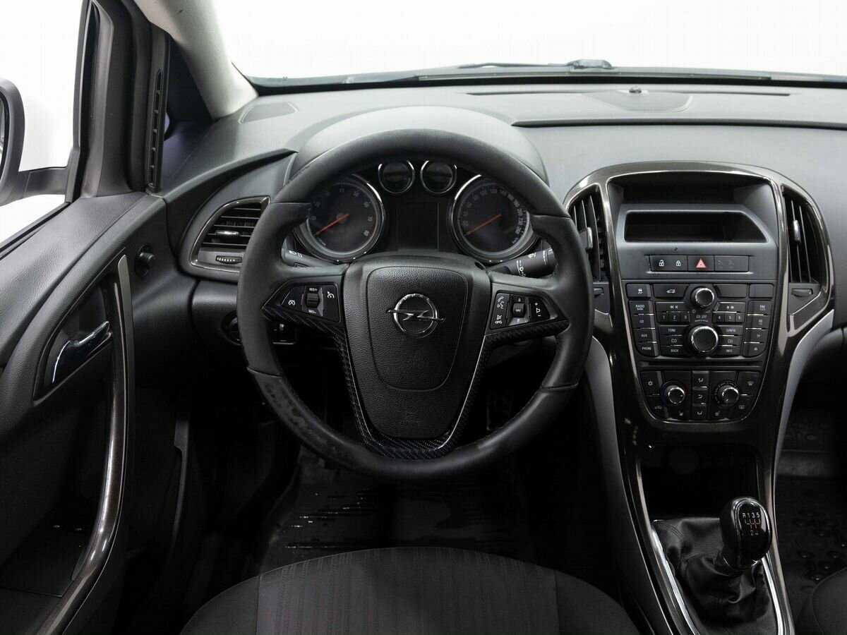 Opel Astra б/у, 2013, Механическая. Фото: #13