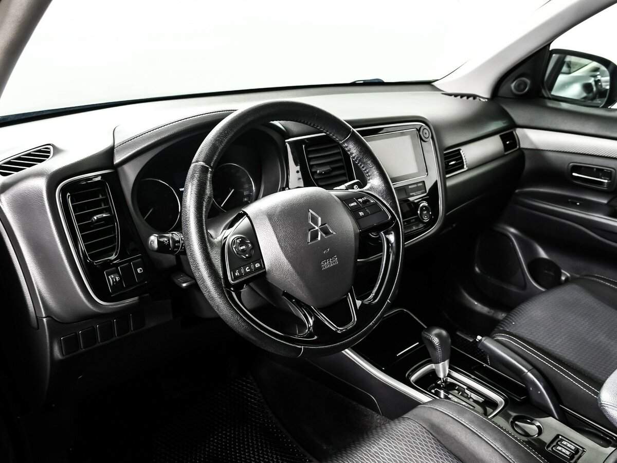 Mitsubishi Outlander б/у, 2018, Вариатор. Фото: #12
