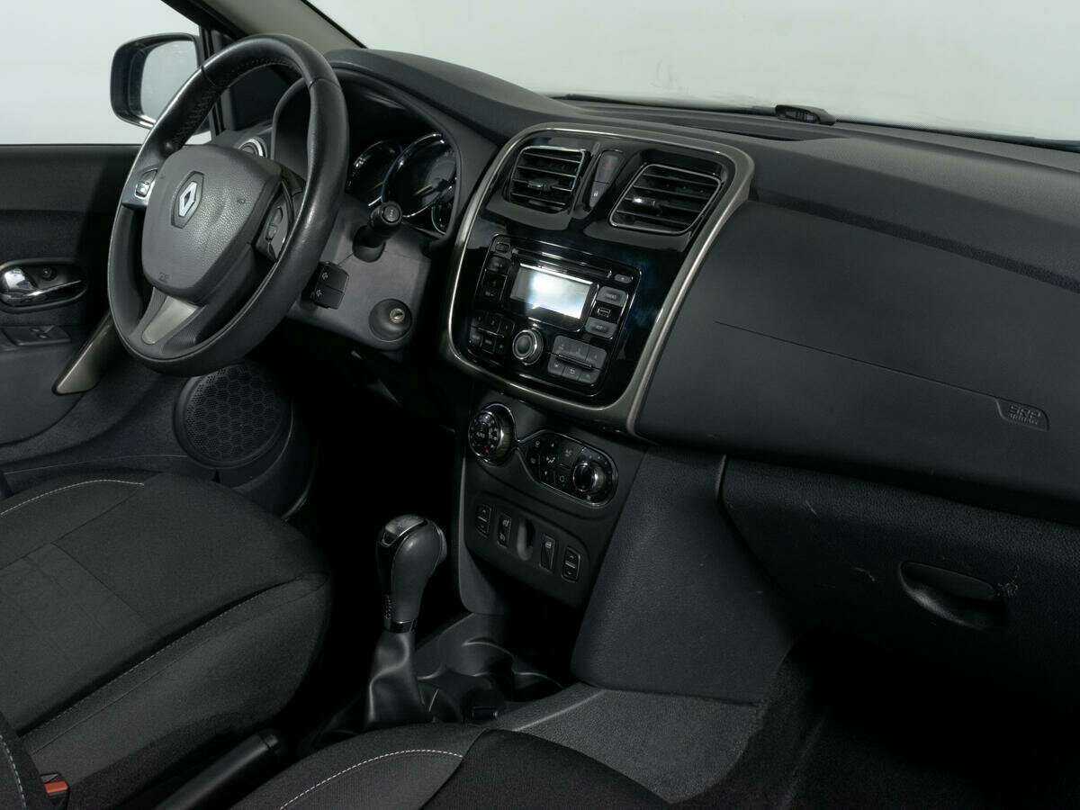 Renault Sandero б/у, 2017, Автоматическая. Фото: #6