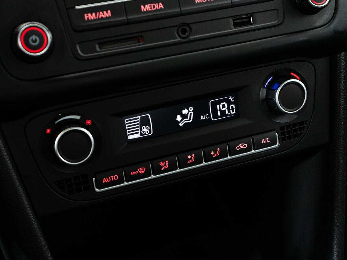 Volkswagen Polo б/у, 2016, Механическая. Фото: #13