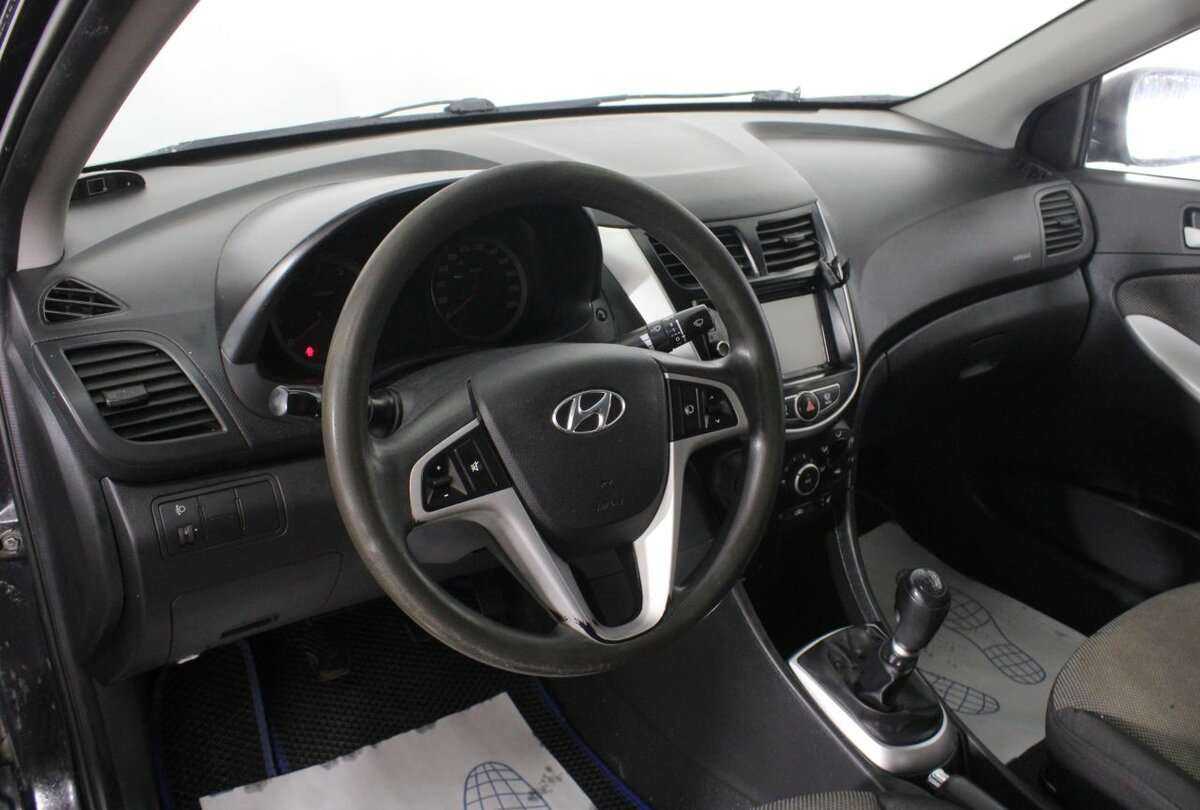 Hyundai Solaris б/у, 2013, Механическая. Фото: #12