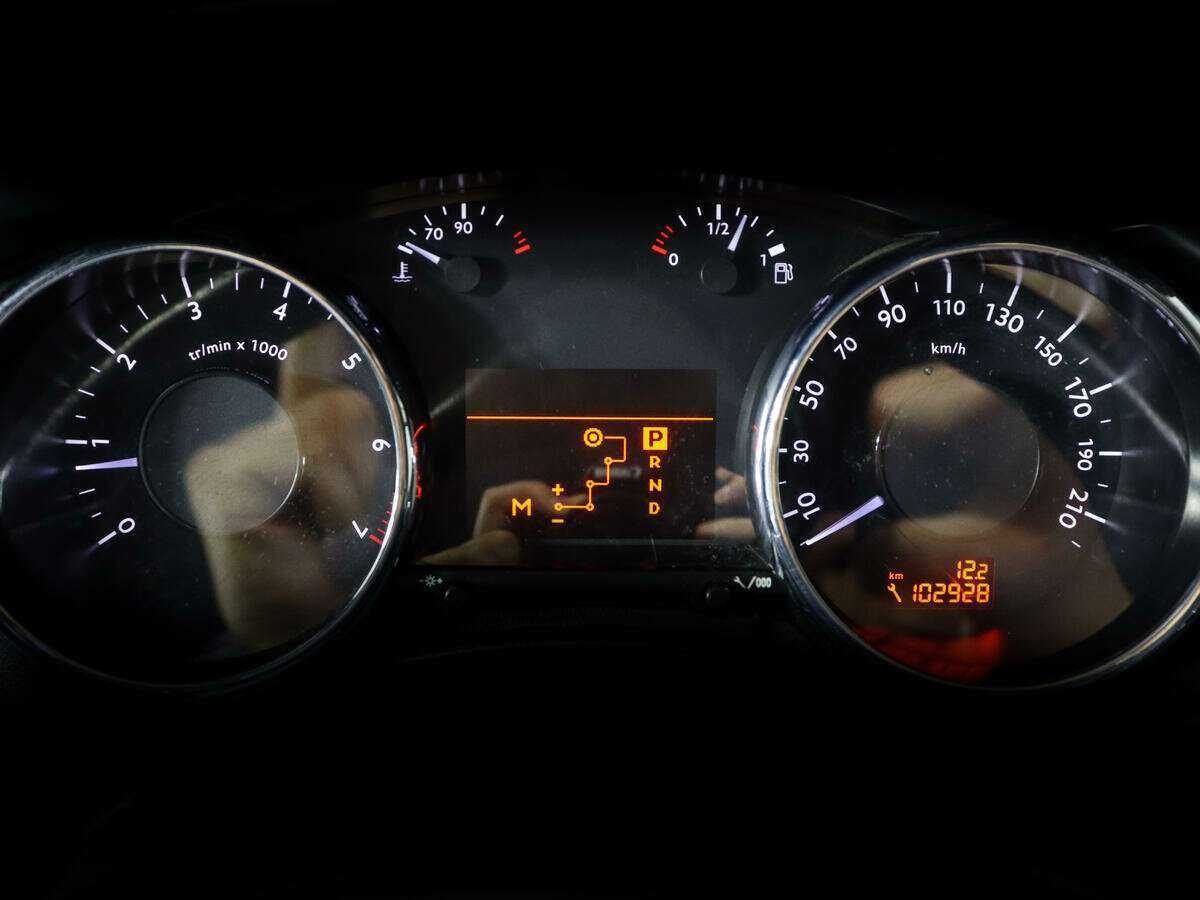 Peugeot 3008 б/у, 2012, Автоматическая. Фото: #8