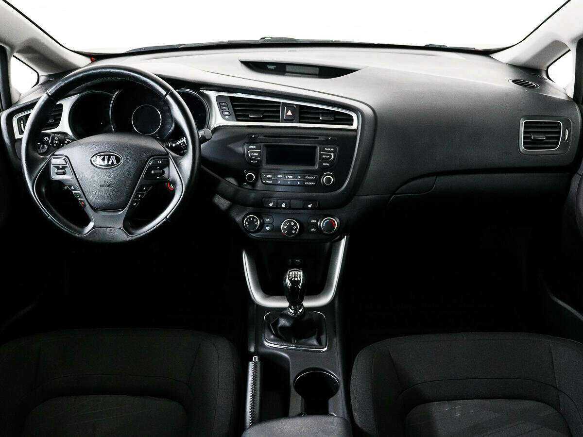 Kia Ceed б/у, 2015, Механическая. Фото: #11