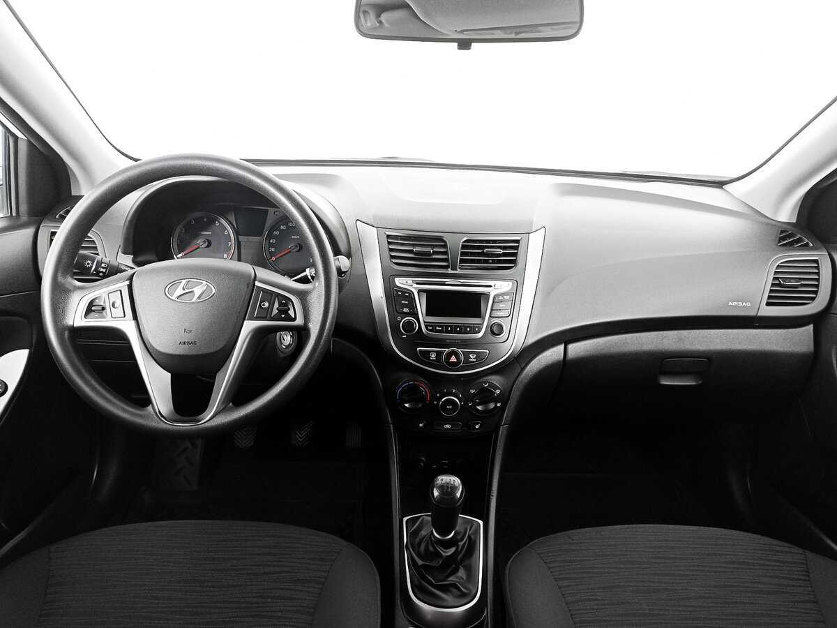 Hyundai Solaris б/у, 2015, Механическая. Фото: #9