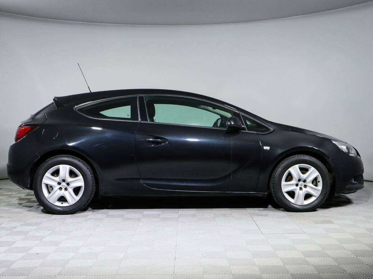 Opel Astra б/у, 2014, Механическая. Фото: #3