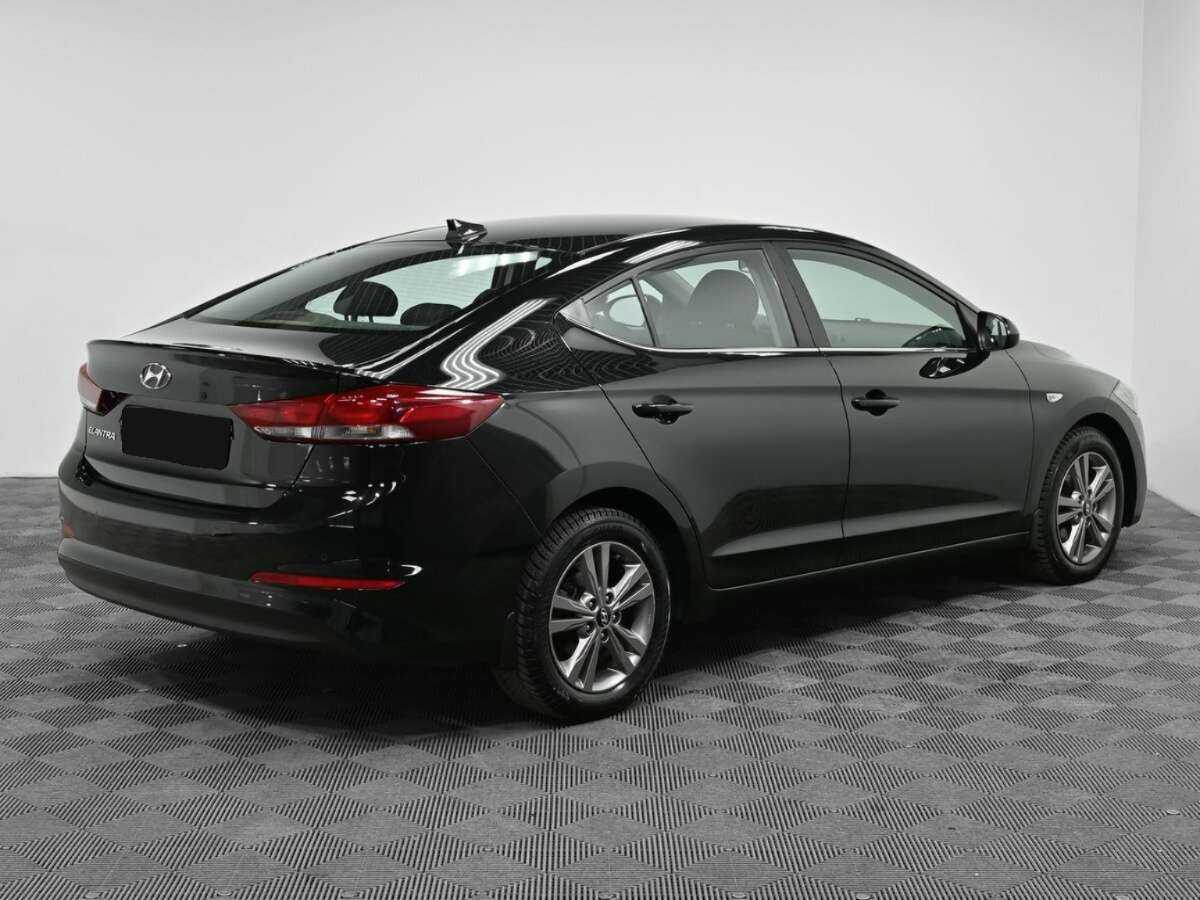 Hyundai Elantra б/у, 2017, Автоматическая. Фото: #1