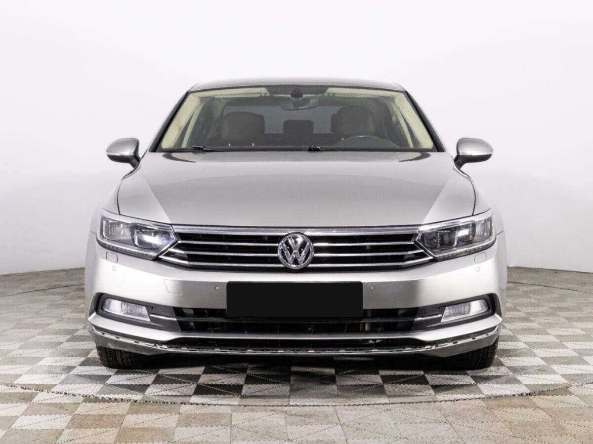 Volkswagen Passat б/у, 2017, Роботизированная. Фото: #1