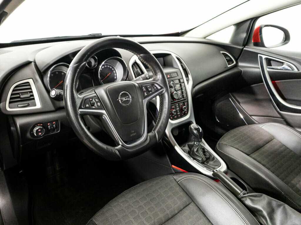 Opel Astra б/у, 2012, Механическая. Фото: #10