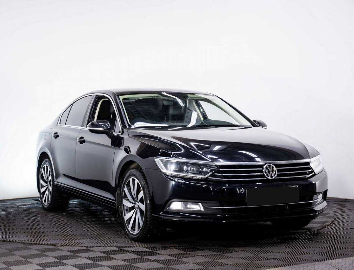 Volkswagen Passat б/у, 2019, Роботизированная. Фото: #2