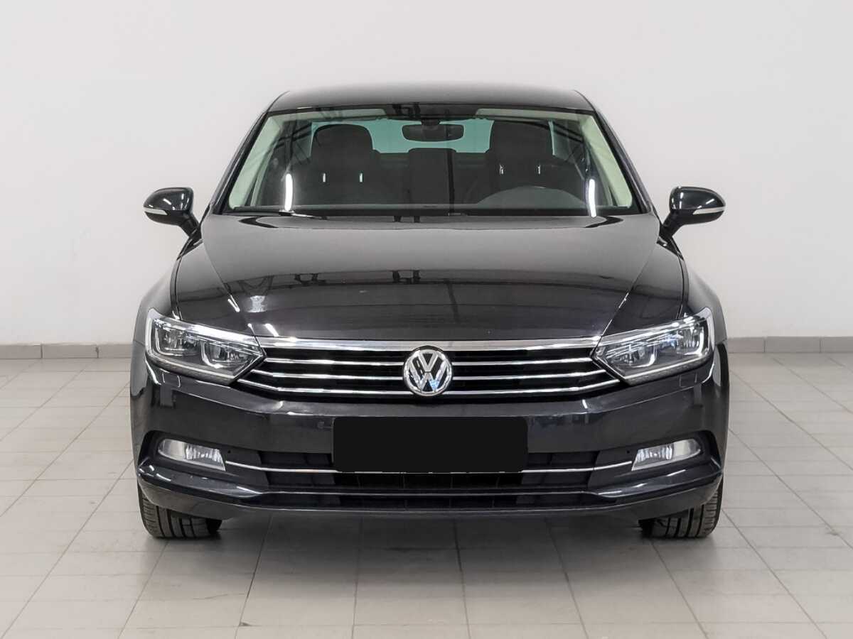 Volkswagen Passat б/у, 2019, Роботизированная. Фото: #1