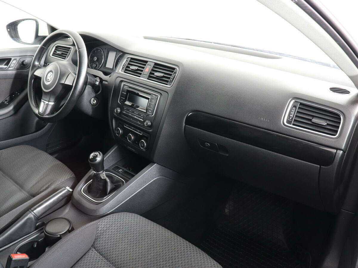 Volkswagen Jetta б/у, 2013, Механическая. Фото: #9