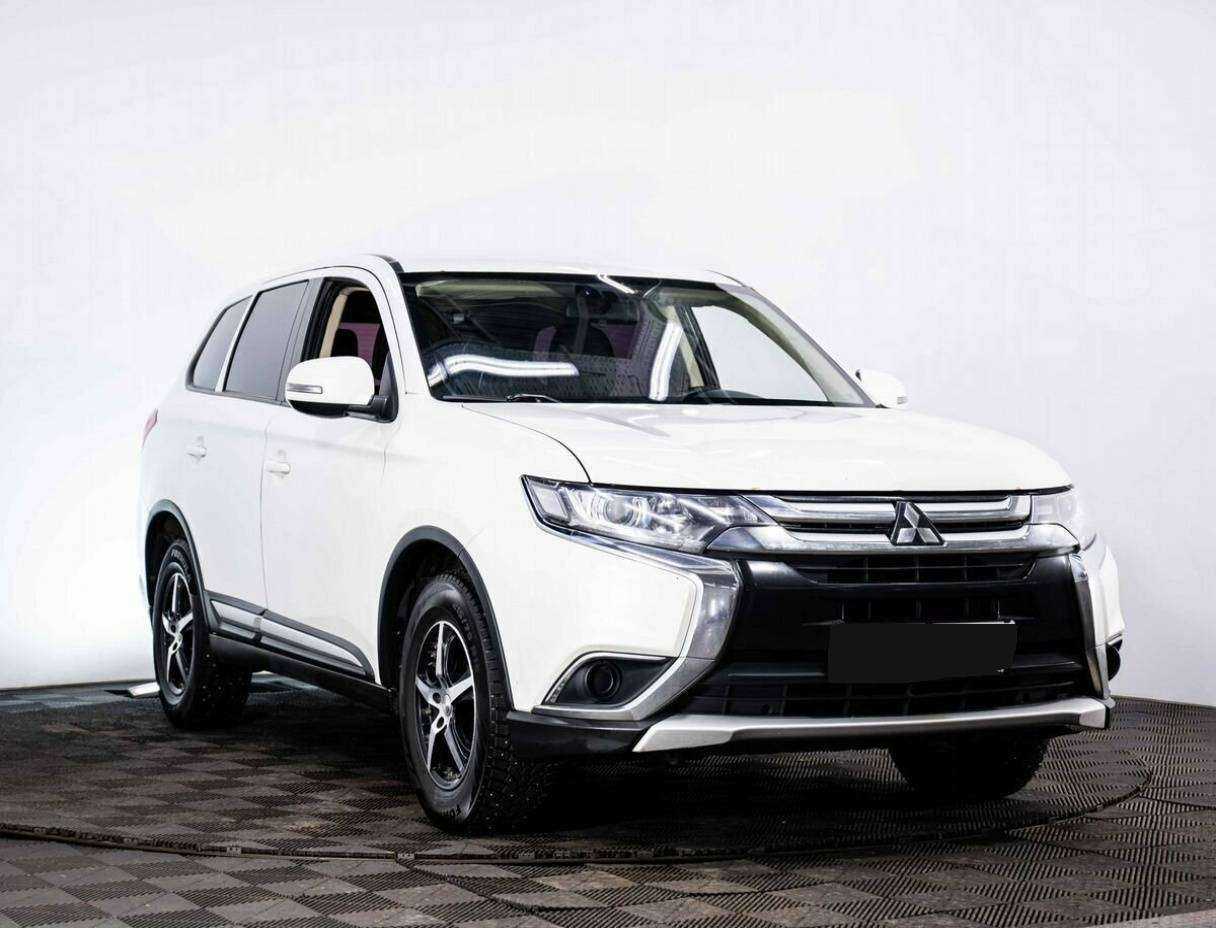 Mitsubishi Outlander б/у, 2017, Вариатор. Фото: #2